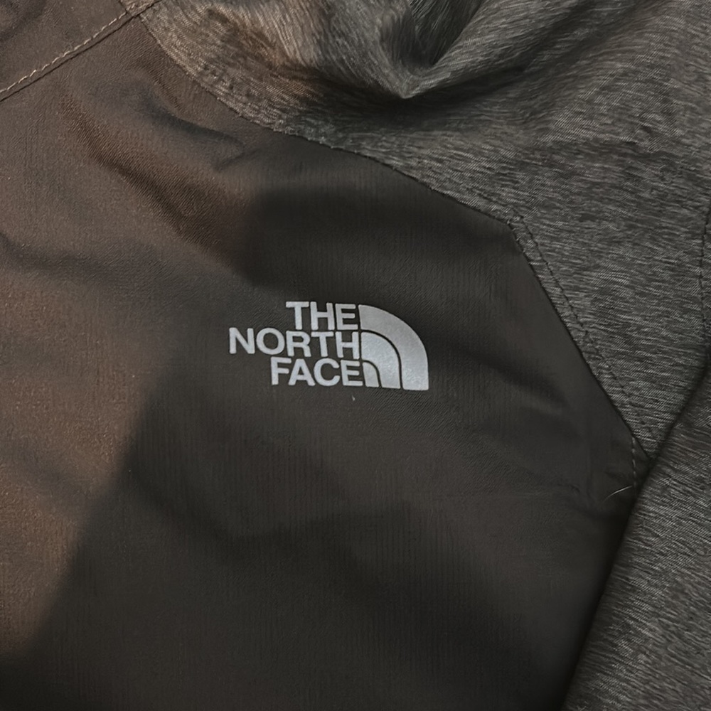 Boys North Face Raincoat - Picture 2 of 3